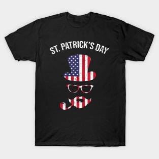 St. Patrick's Day - Guy with pipe T-Shirt